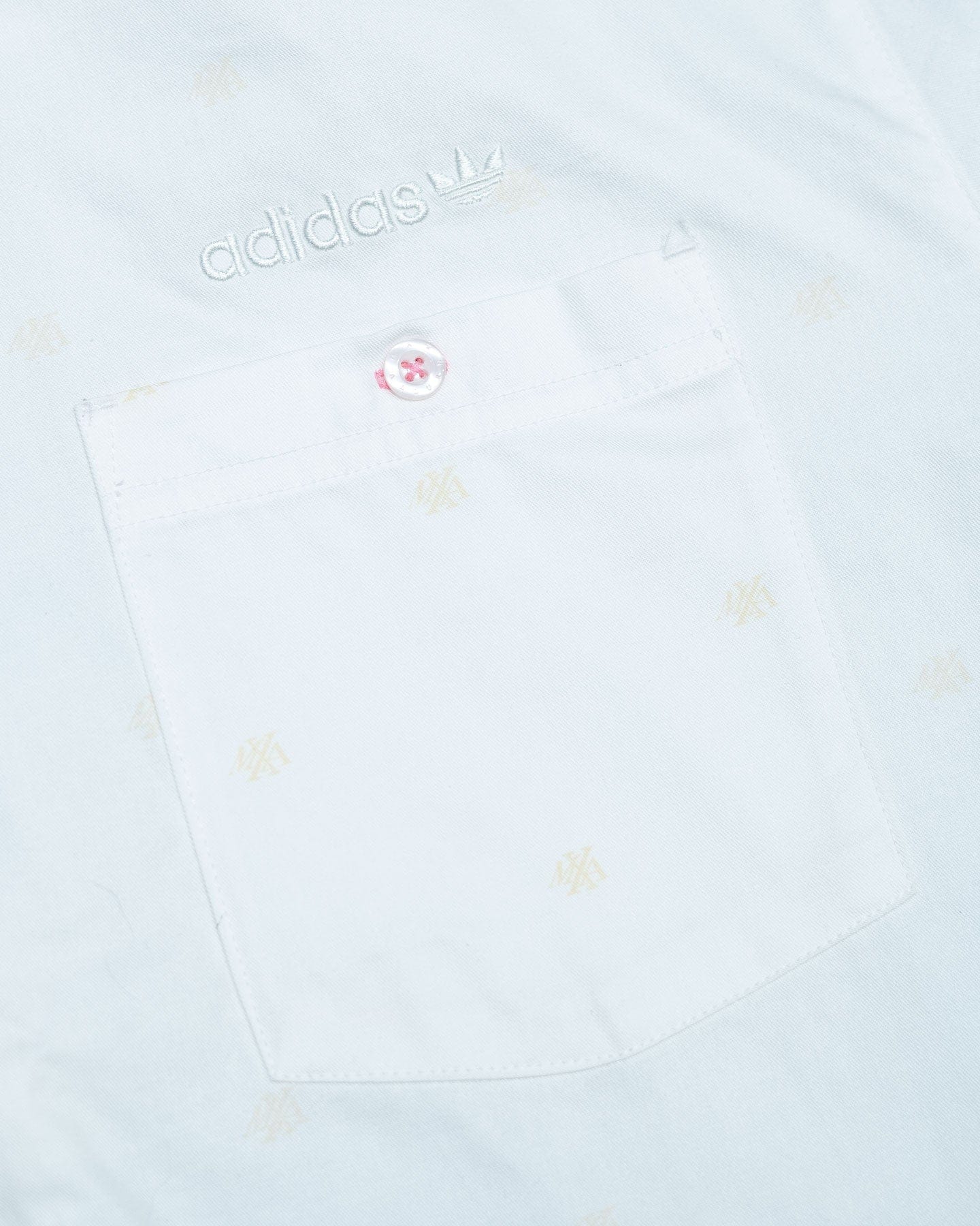 ADIDAS SKATEBOARDING SHORT SLEEVE SHIRT Adidas Maxallure L/S Coach Shirt - (Maxallure) Off White